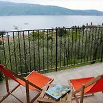 Casa Del Codirosso Semesterbostad Gargnano